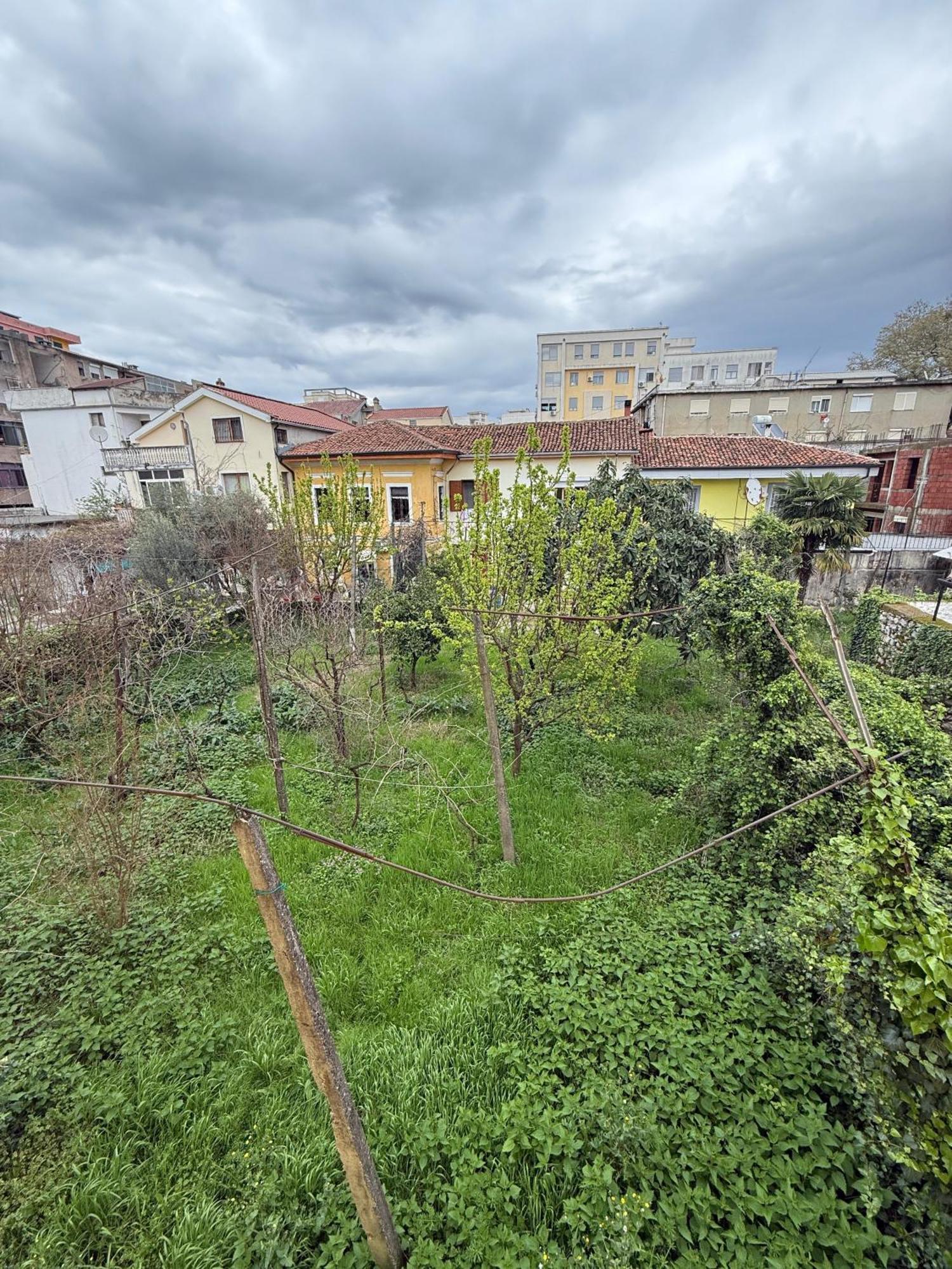 Shkodra Guest House 2 ภายนอก รูปภาพ