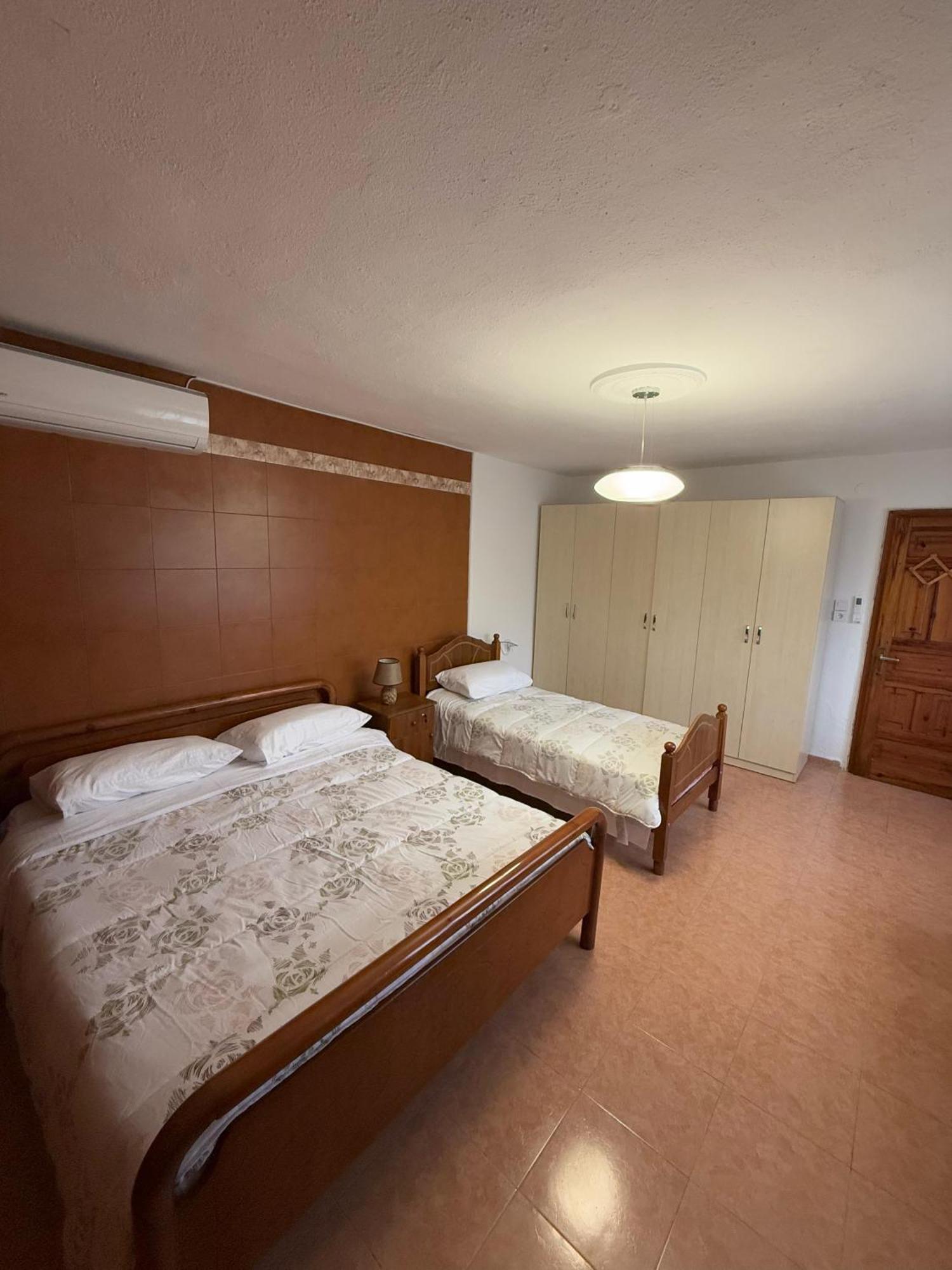 Shkodra Guest House 2 ภายนอก รูปภาพ