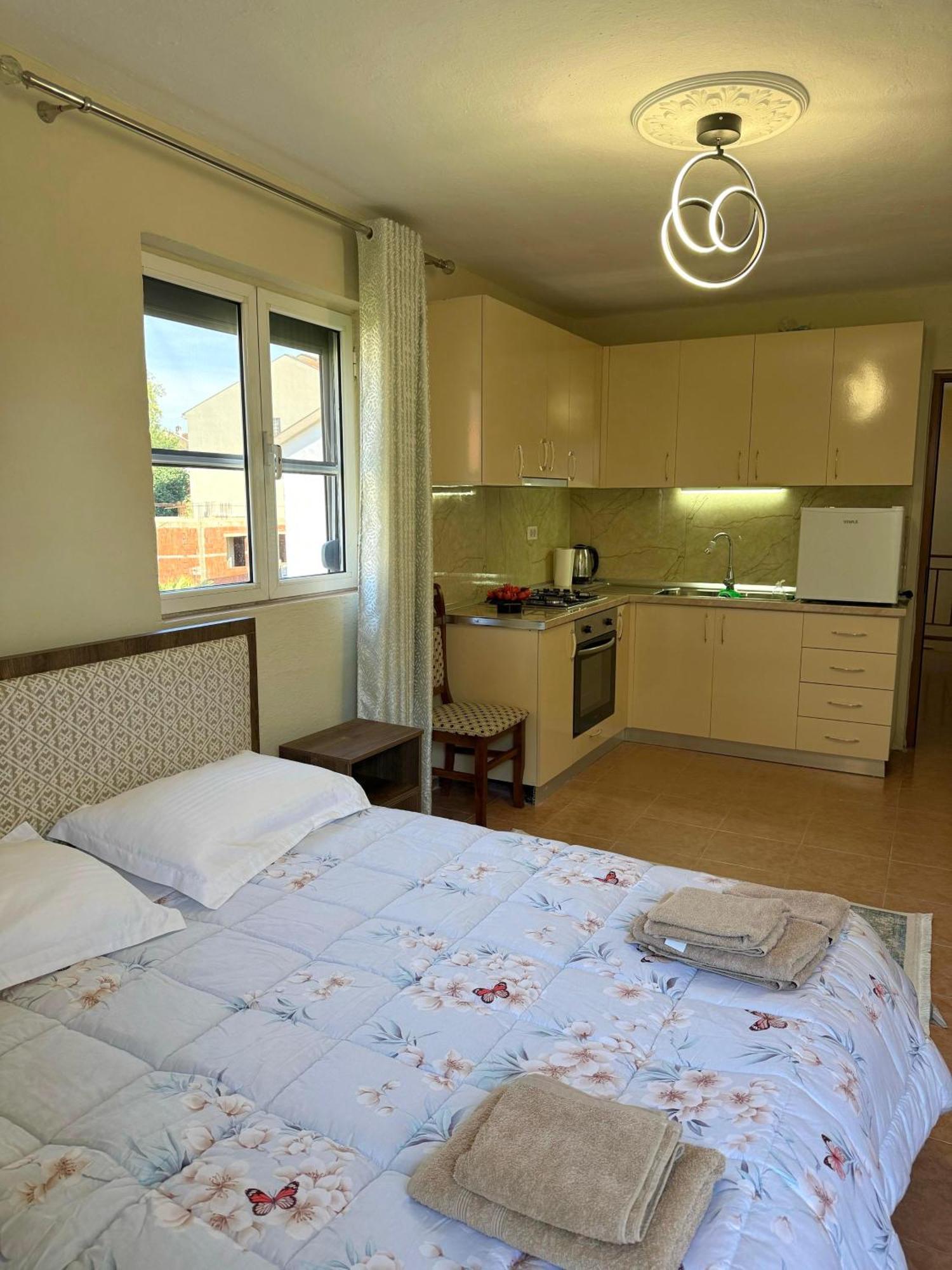 Shkodra Guest House 2 ภายนอก รูปภาพ