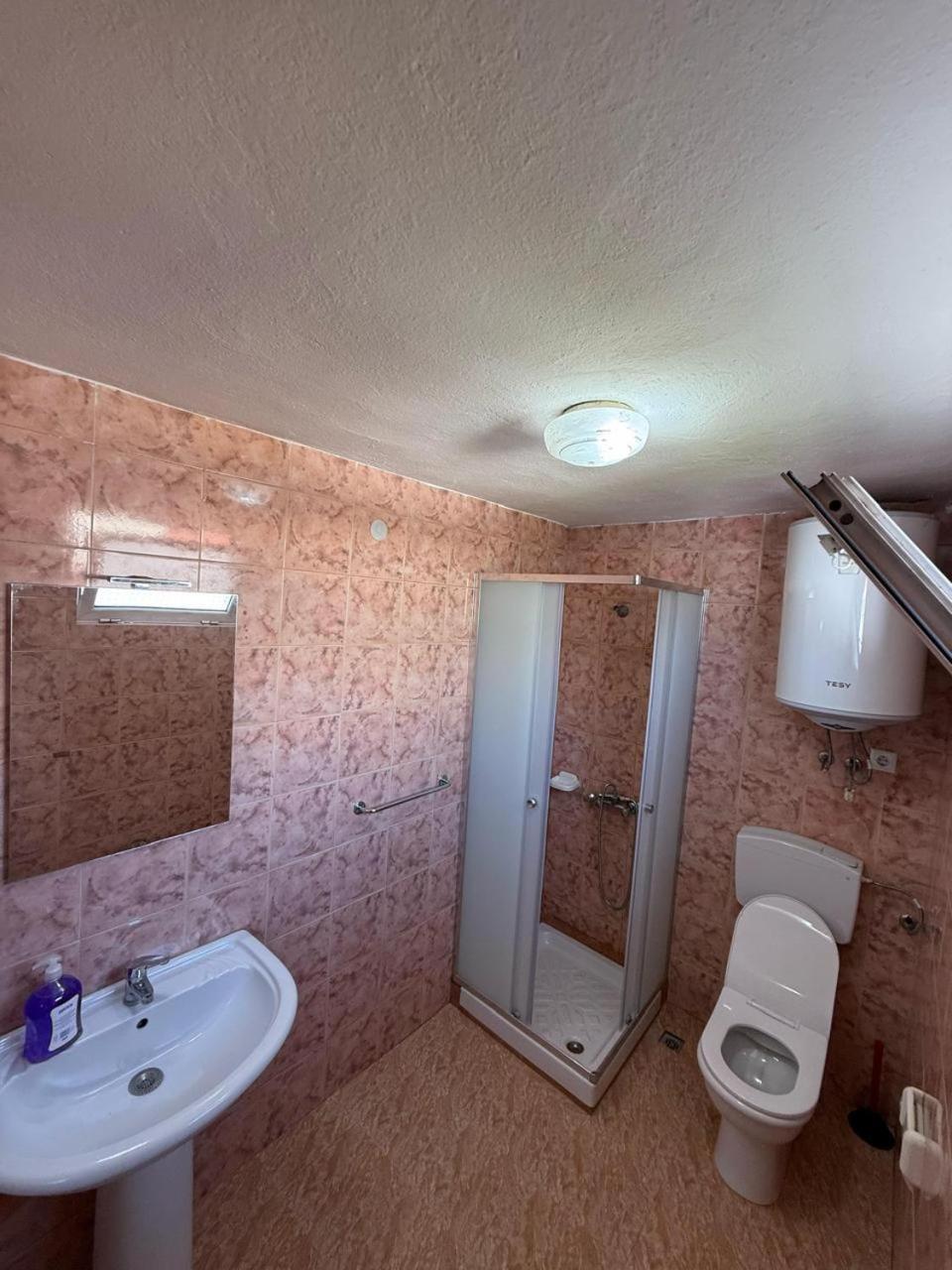 Shkodra Guest House 2 ภายนอก รูปภาพ