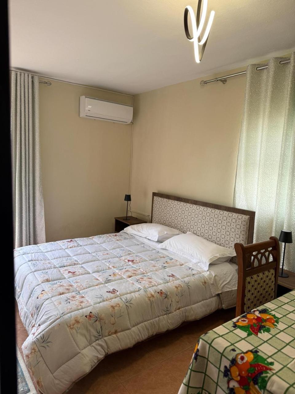 Shkodra Guest House 2 ภายนอก รูปภาพ