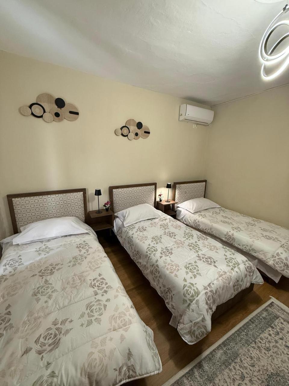 Shkodra Guest House 2 ภายนอก รูปภาพ